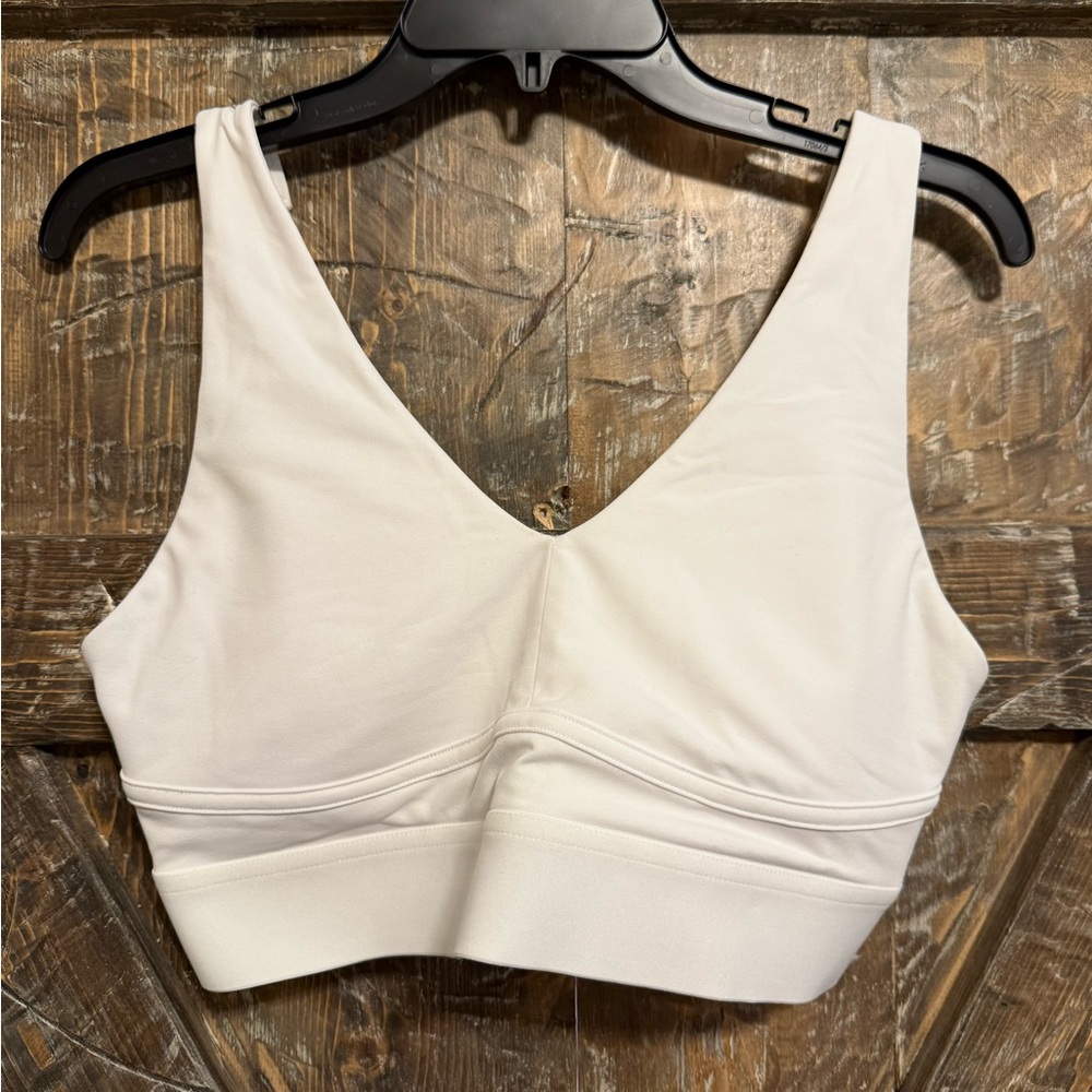 Fabletics Sports Bra in White Size Medium